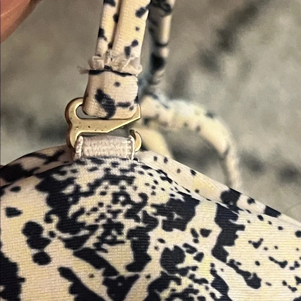 2X 🥂H P🥂 NWOT Zaful Snake Print Bikini Set - White & Blue - Picture 12 of 12